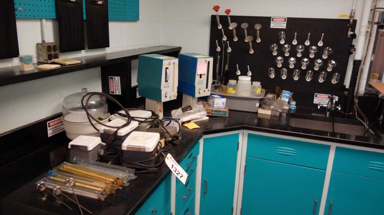 LOT OF ASSORTED LAB EQUIPMENT/SUPPLIES, TITRATORS - LAB & SCIENTIFIC
