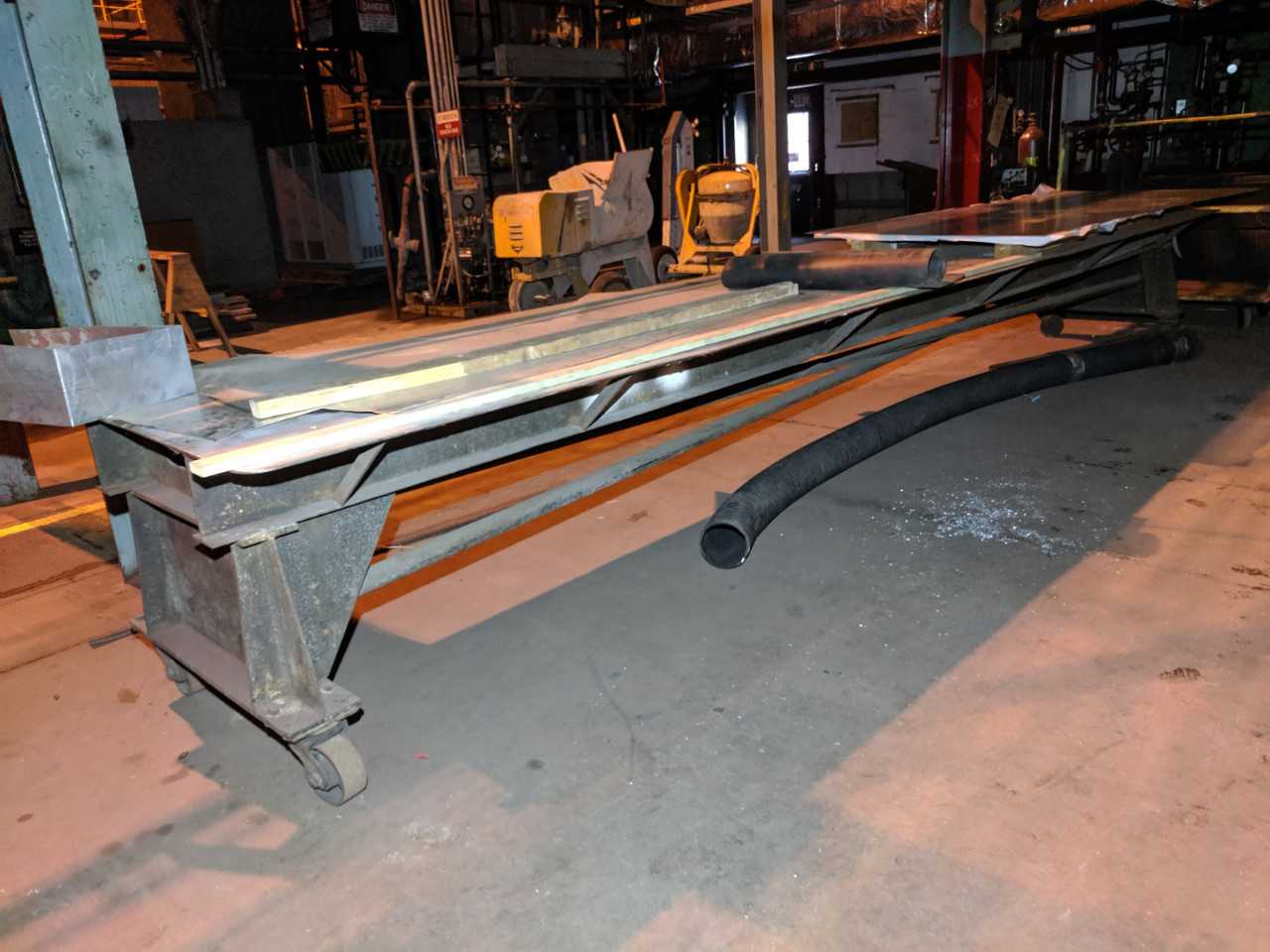 PORTABLE STEEL WORK TABLE (SHEET METAL NOT INCLUDED) - MATERIAL HANDLING PORTABLE STEEL WORK TABLE (SHEET METAL NOT INCLUDED) - MATERIAL HANDLING
