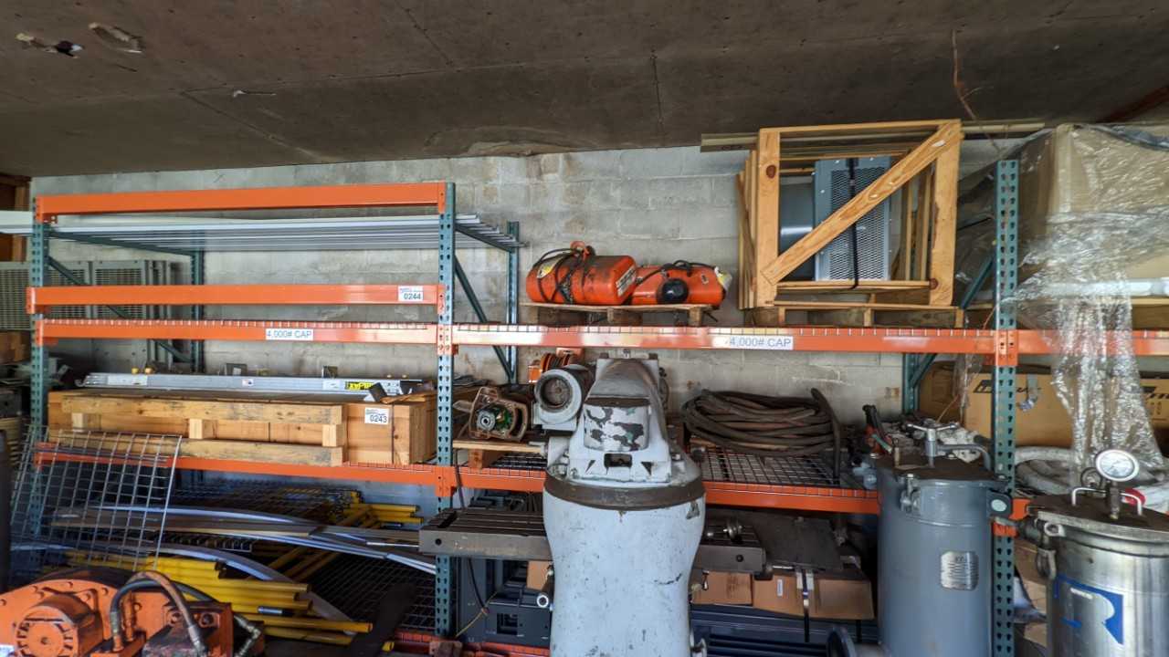 Contents on 5 sections of racking - PALLET RACKING