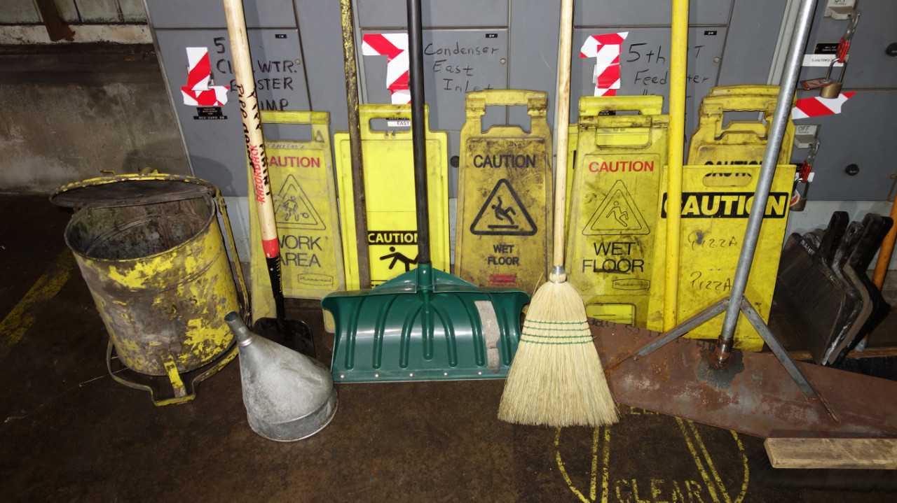LOT OF SHOVELS, BROOMS, SIGNAGE - ELECTRIC POWER TOOLS