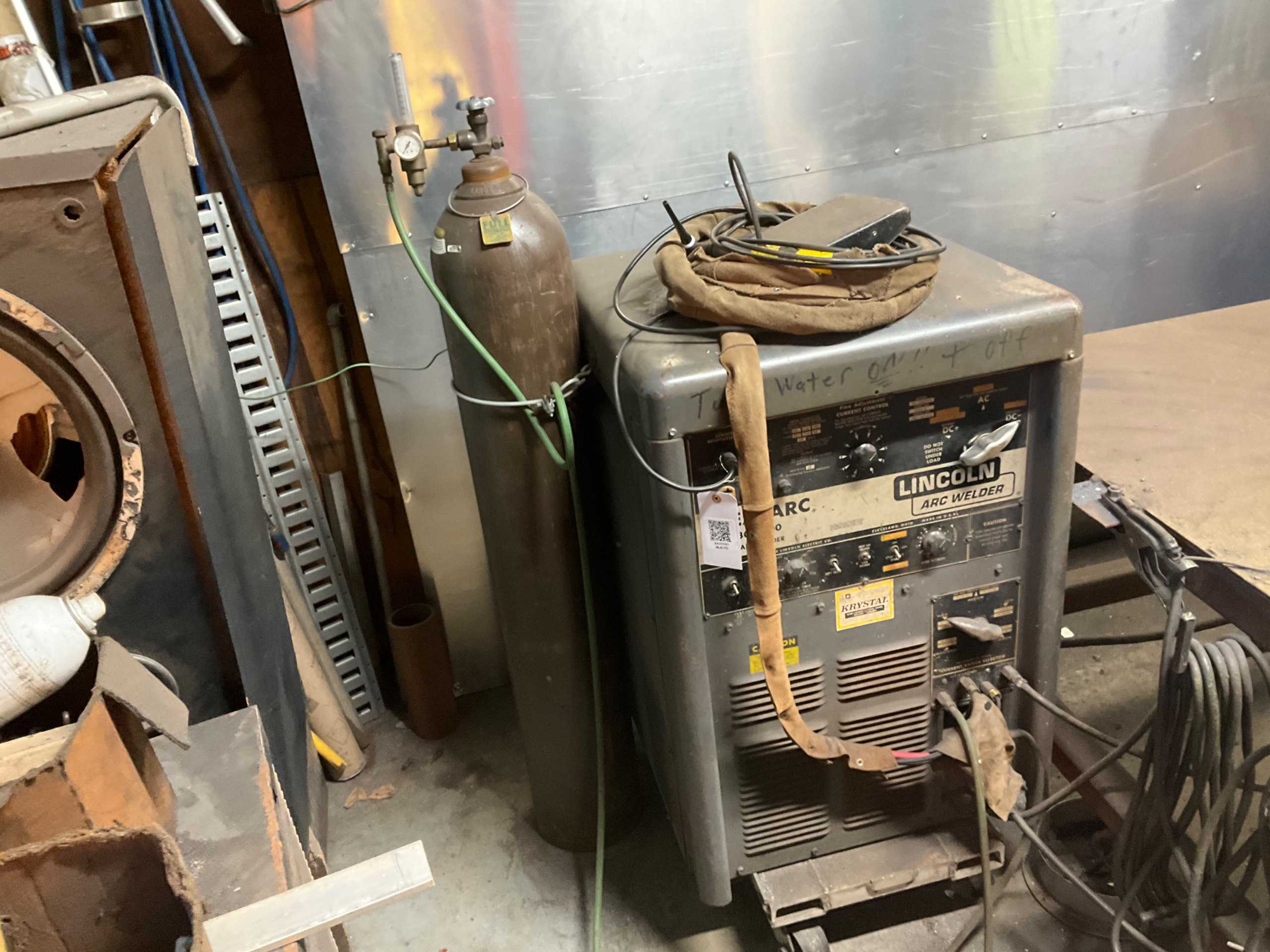 LINCOLN IDEALARC TIG 300/300 ARC WELDER