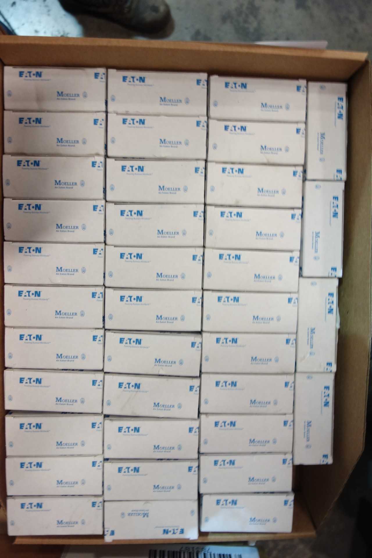 LOT OF EATON MOELLER CIRCUIT BREAKERS 2 POLE 20 AMP 10KA DC\ RATED PLS6-C20/2DC - CIRCUIT BREAKERS