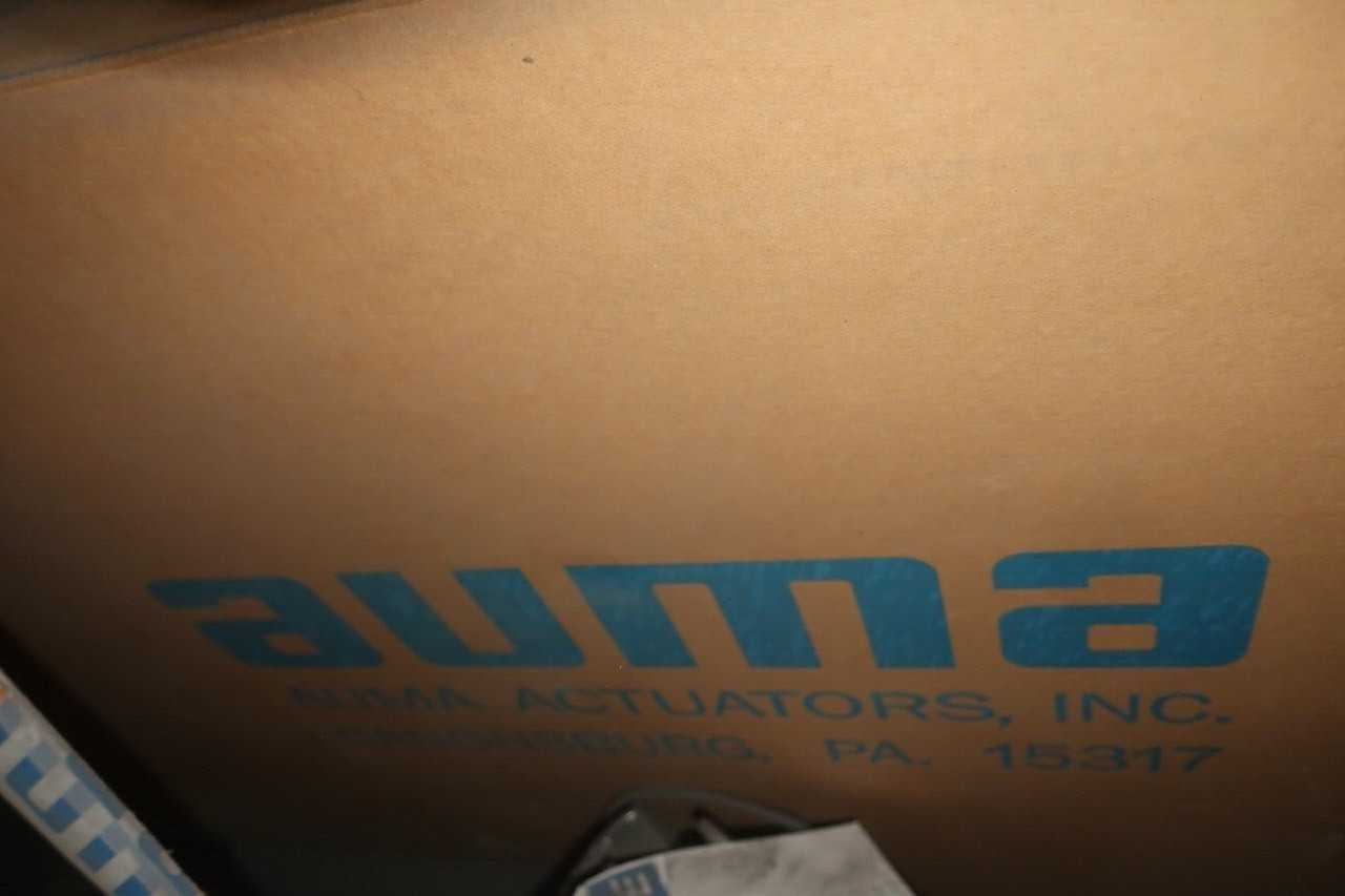 4 PALLETS OF ASSORTED VALVE ACTUATORS, VALVES, AUMA - VALVES