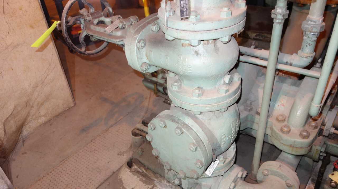 LOT OF 2 ASSORTED CRANE 150 STEEL VALVE, 6 IN CHECK VALVE, 6 IN GATE VALVE - VALVES