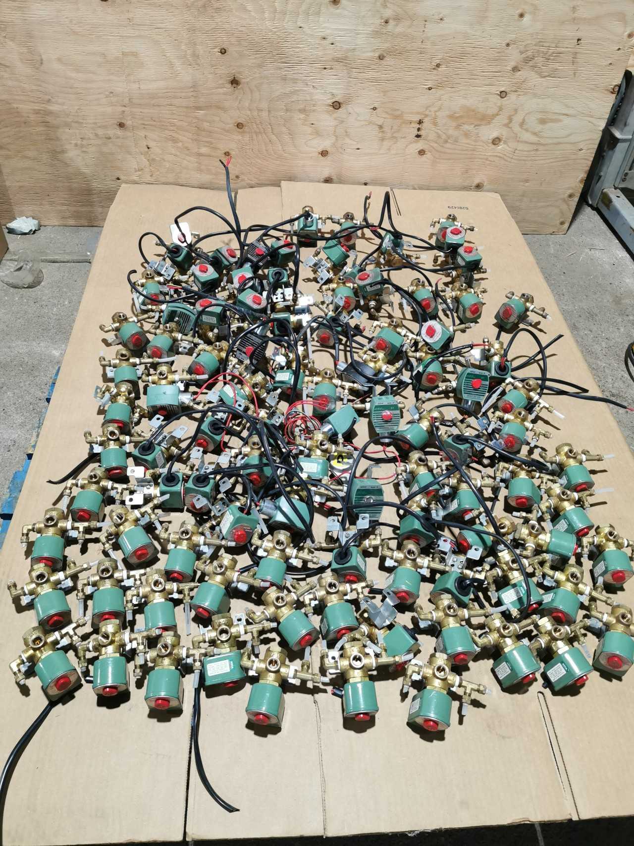 Lot of 100+ ASCO Valves - VALVES