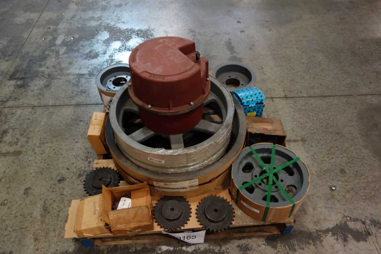 1 PALLET OF ASSORTED BUSHINGS, COUPLINGS, ROLLER CHAIN SPROCKETS- MARTIN, DODGE - ROLLER CHAIN 1 PALLET OF ASSORTED BUSHINGS, COUPLINGS, ROLLER CHAIN SPROCKETS- MARTIN, DODGE - ROLLER CHAIN