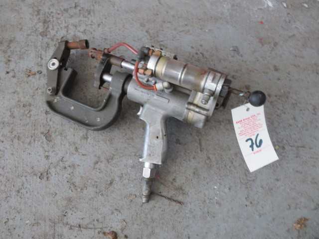 Pneumatic Rivet Gun - MISCELLANEOUS