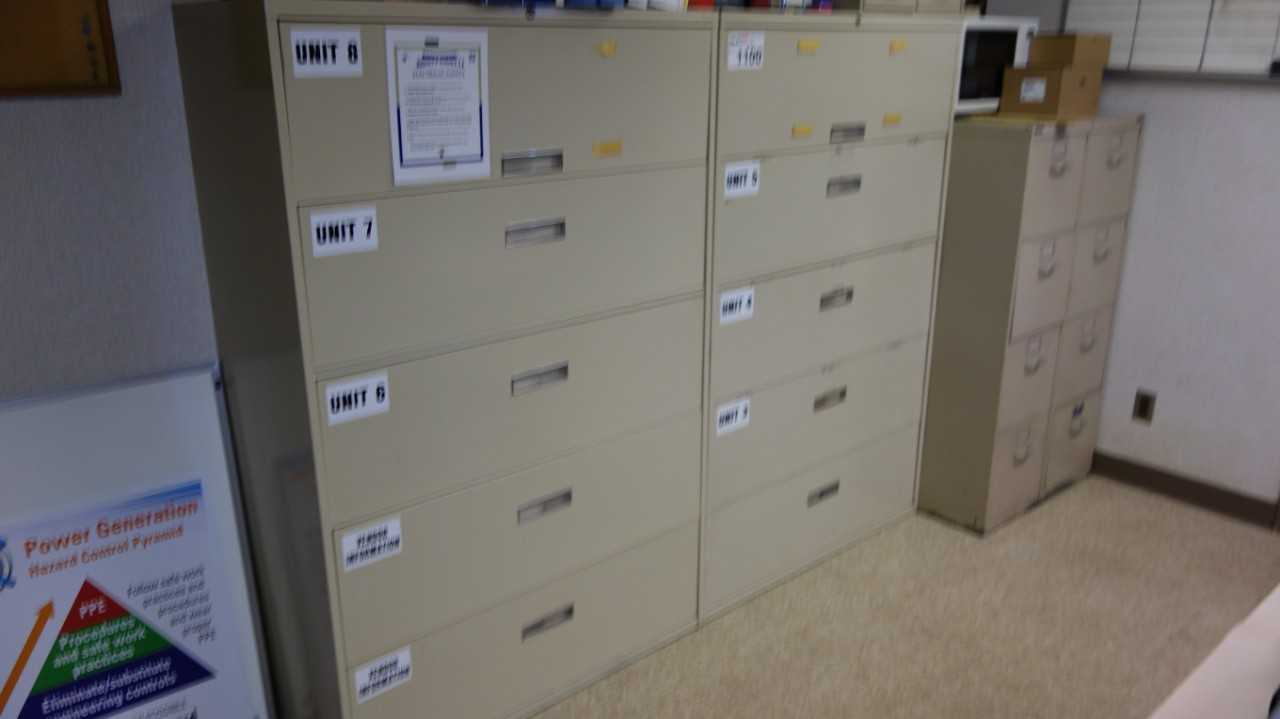 LOT OF 2 5-DRAWER CABINET - PLANT & FACILITY