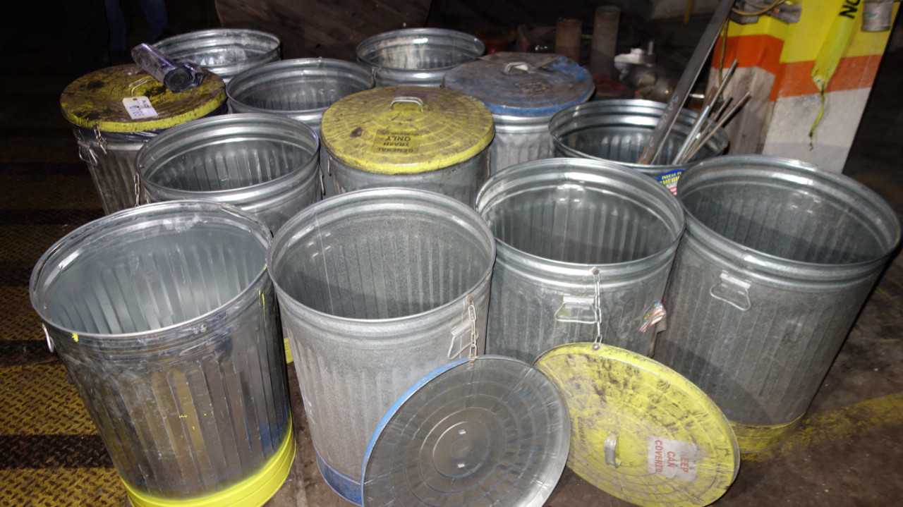 LOT OF 12 30GAL TRASH CANS WITH CONTENTS - WASTE BINS