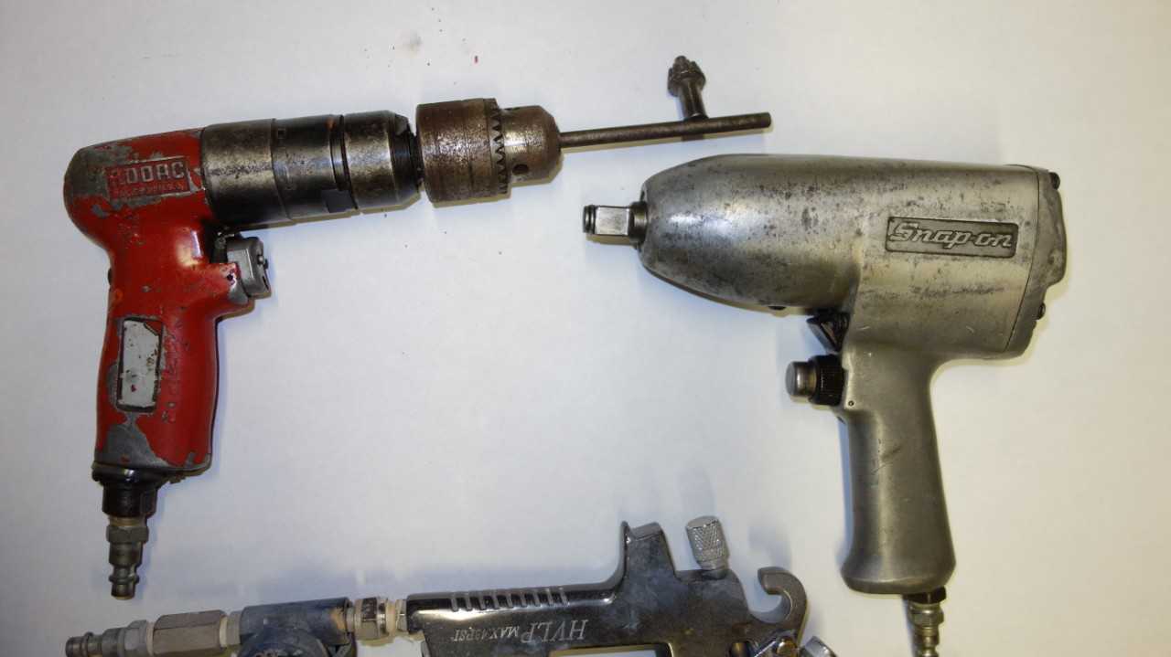 LOT OF 5 ASSORTED PNEUMATIC AIR GUNS - PNEUMATIC POWER TOOL