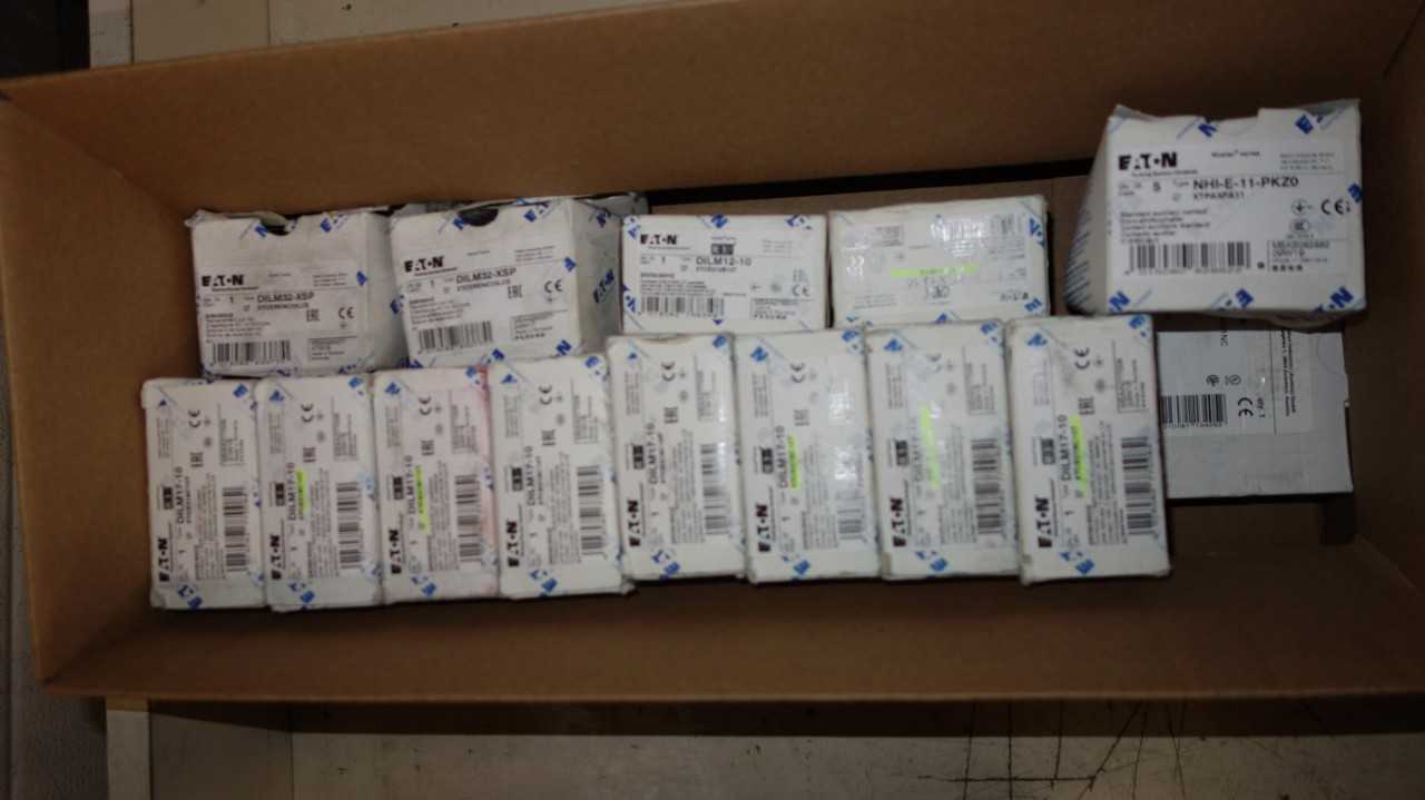 1 BOX OF EATON / CUTLER HAMMER ELECTRICAL - ELECTRICAL COMPONENTS