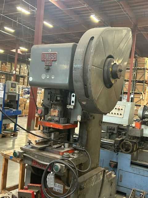 E. W. BLISS C-35 METAL STAMPING MACHINE - MACHINE TOOLING