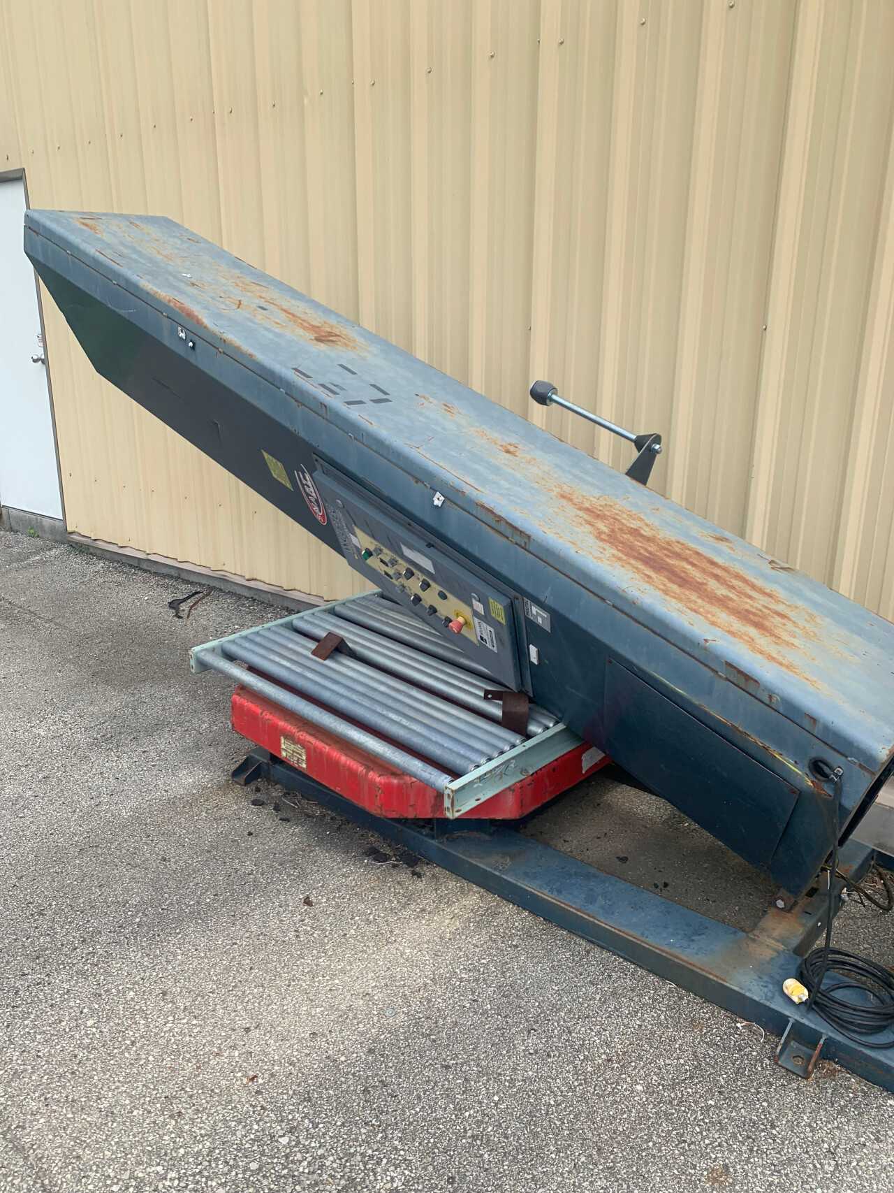 Wulftec Stretch Wrapper - PACKAGING