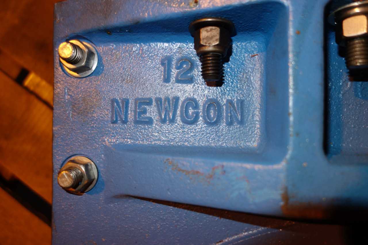 1 PALLET OF NEWCON 12IN STEEL KNIFE GATE VALVES - KNIFE GATE VALVE