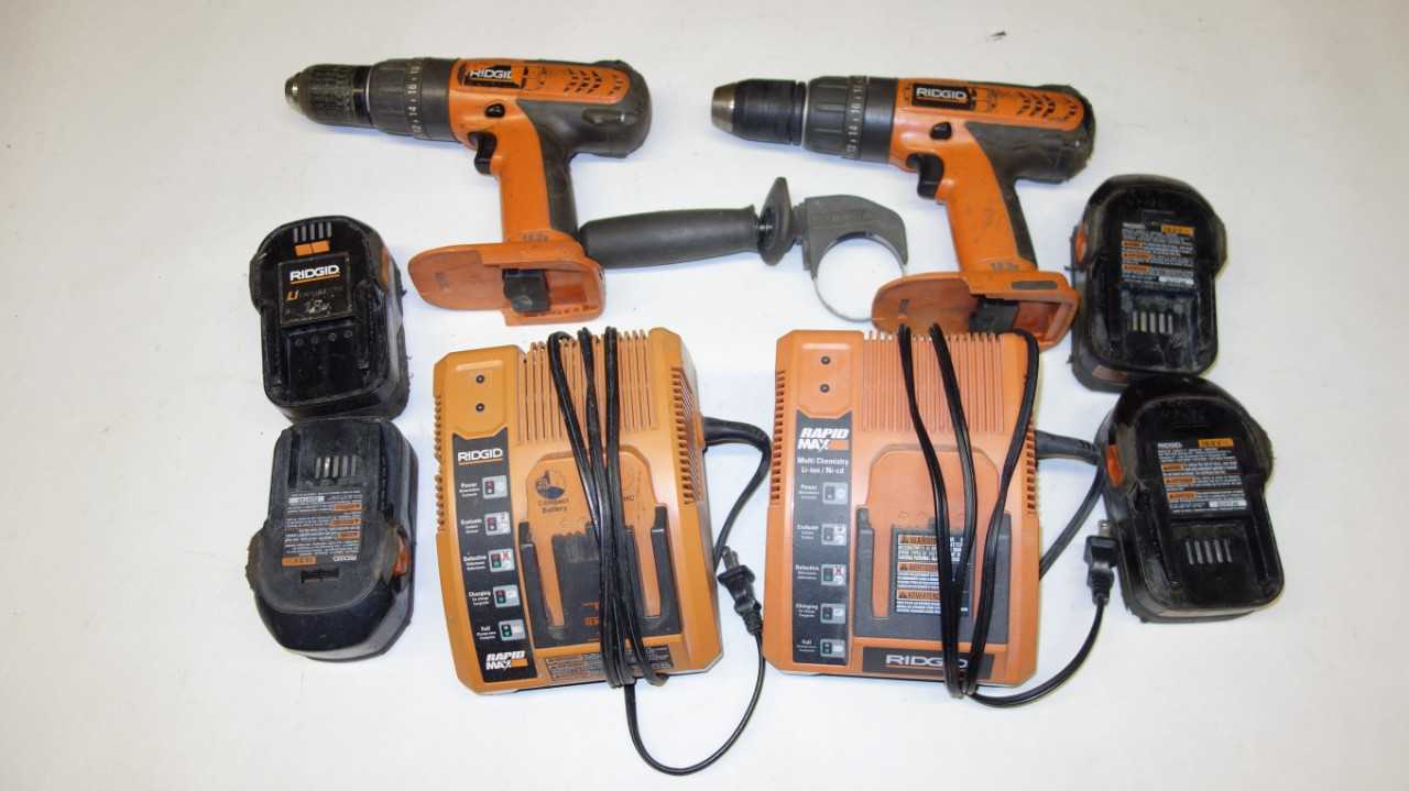 LOT OF 2 RIDGID R840011 1/2 IN 18V CORDLESS DRILL SETS W/ CHARGER BATTERY - ELECTRIC POWER TOOLS