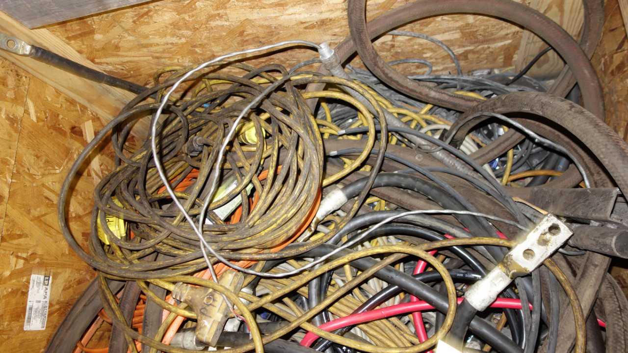 LOT OF ASSORTED WIRE IN WOOD BIN - ELECTRIC POWER TOOLS