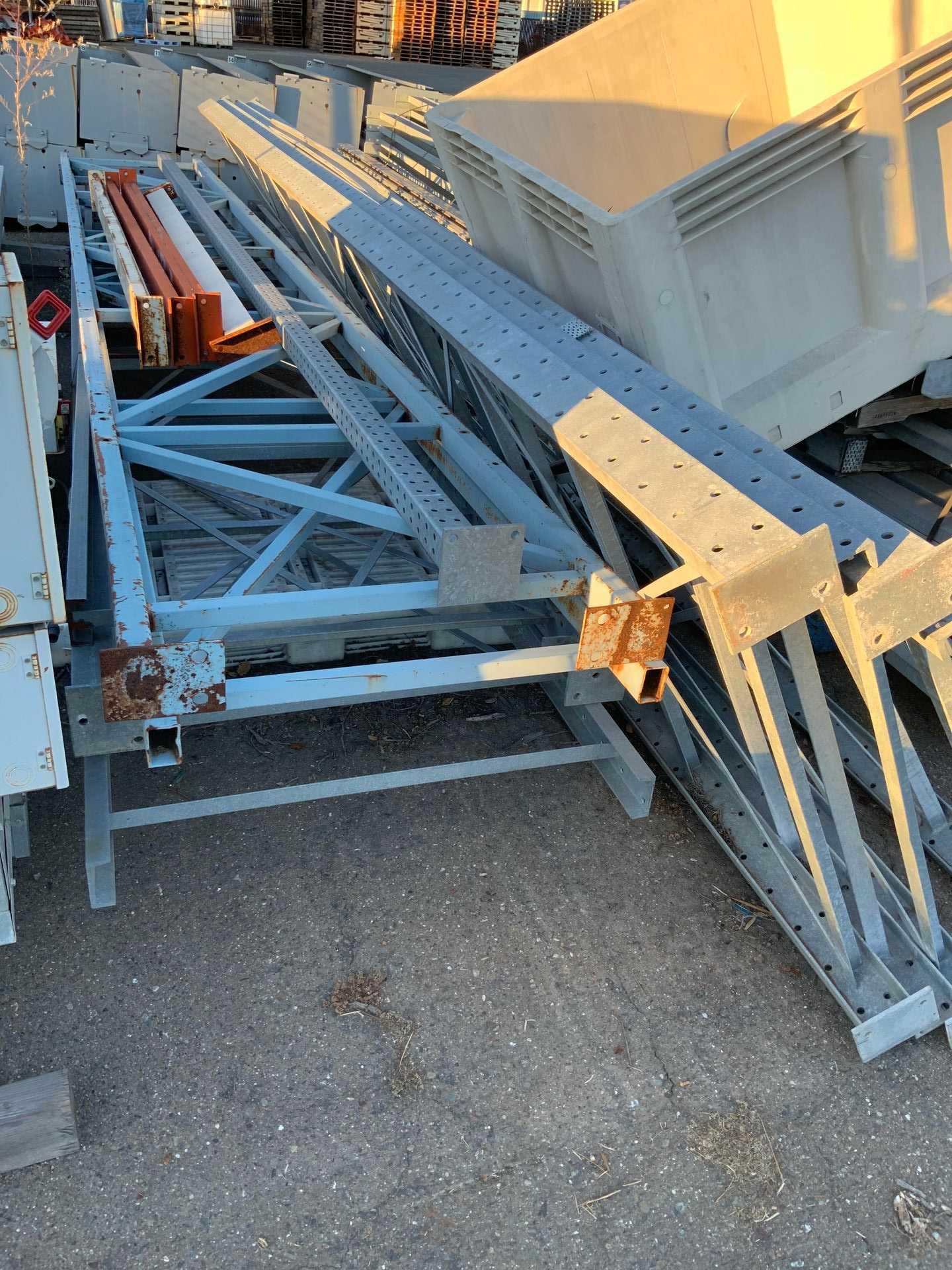 GALVANIZED PALLET RACKING