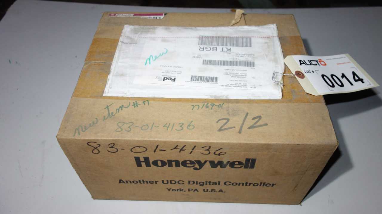 HONEYWELL DC300K-E-0A0 TEMPERATURE CONTROLLER - AUTOMATION & CONTROLS