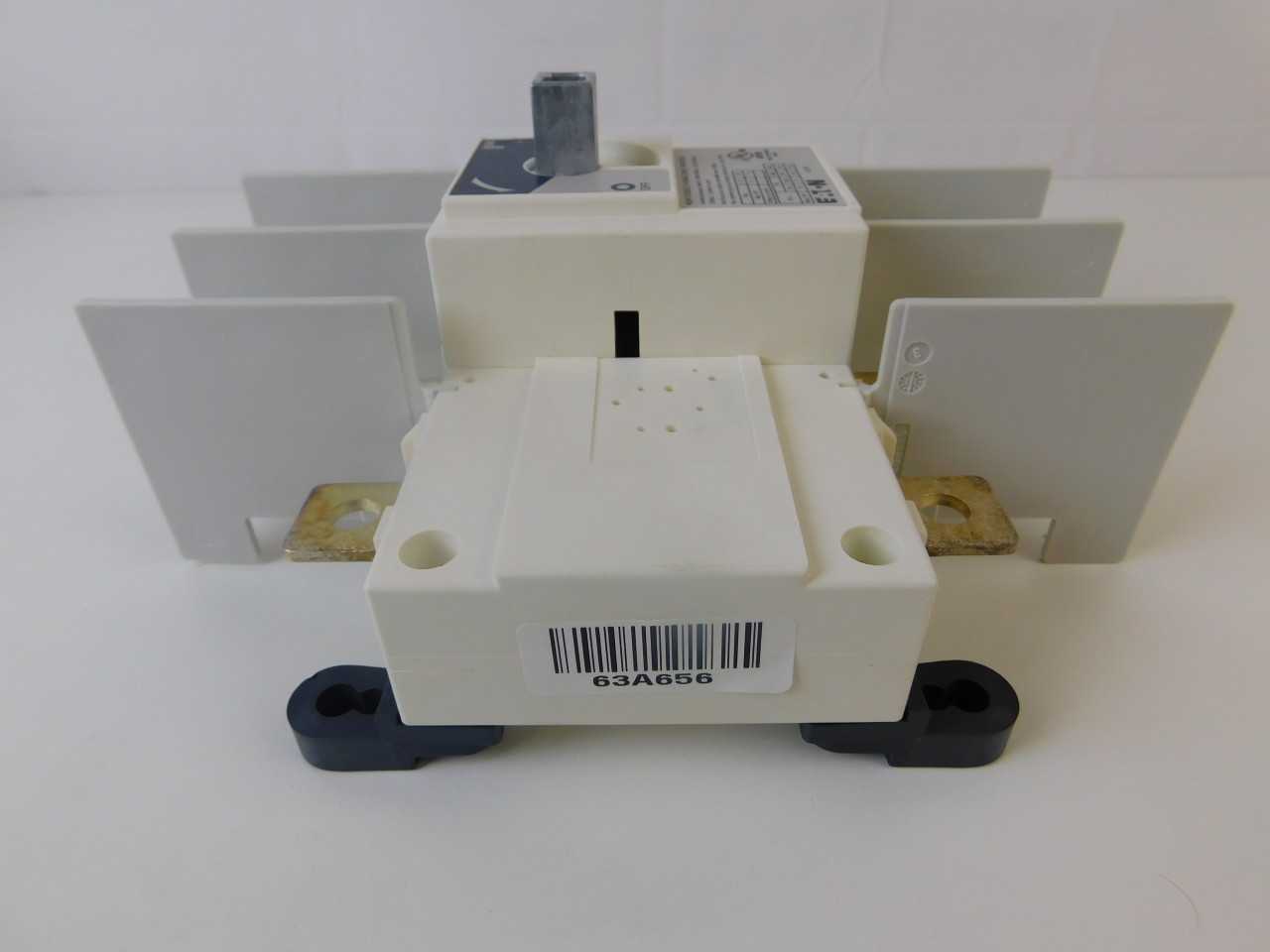 Quantity of 1x R9D4200U Switches - ELECTRICAL COMPONENTS