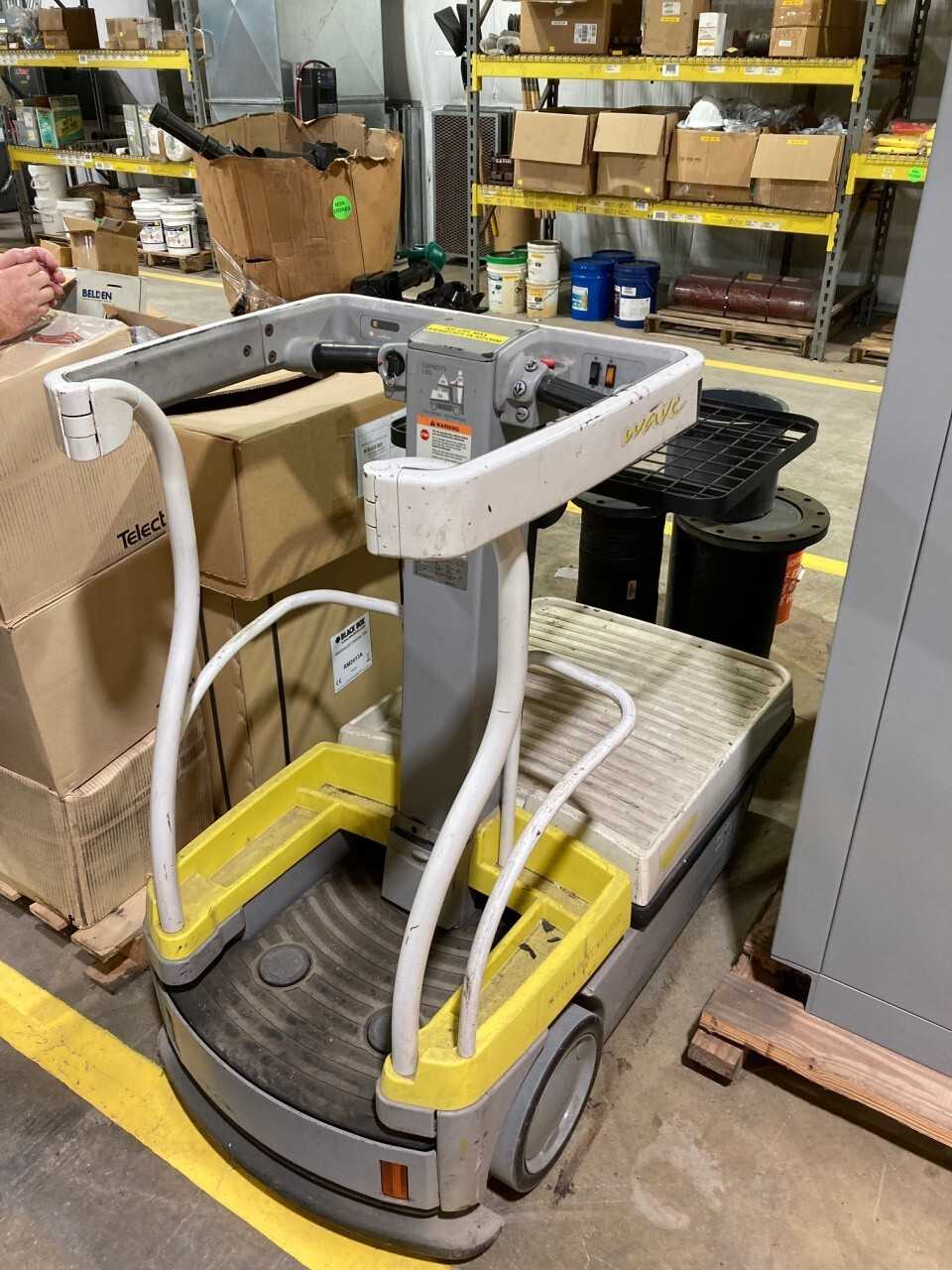 Warehouse Lift - MATERIAL HANDLING
