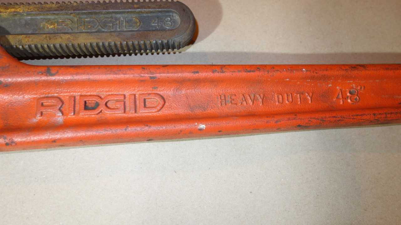 RIDGID 48 IN HEAVY DUTY PIPE WRENCH - HAND TOOLS