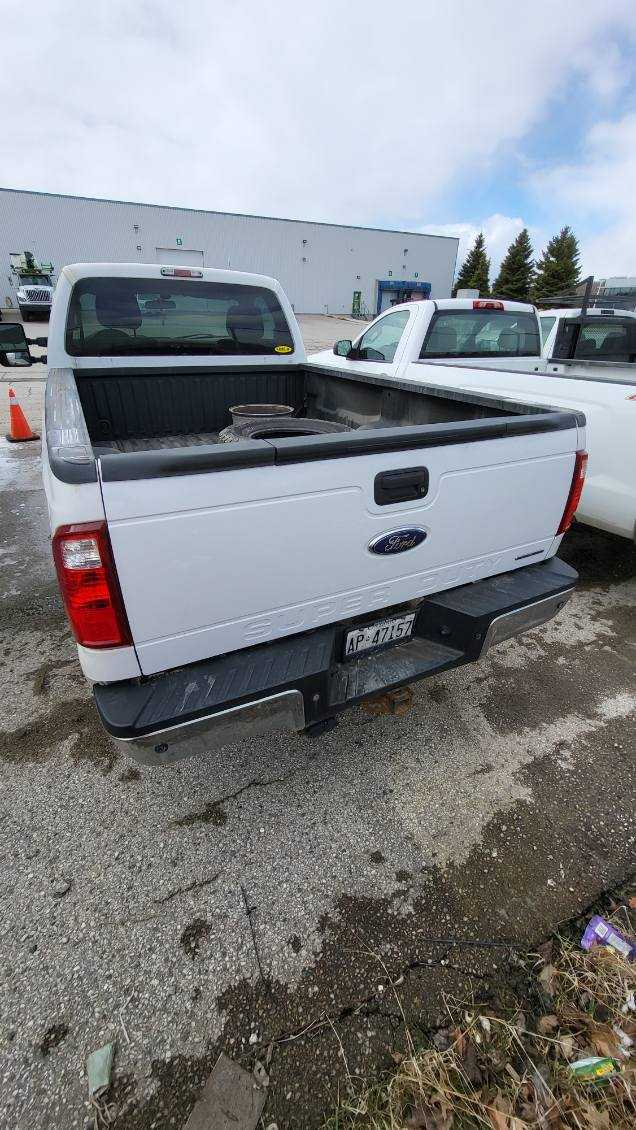 2016 - FORD - F-250 - PICKUP TRUCK - HYDRO EXCAVATOR TRUCKS