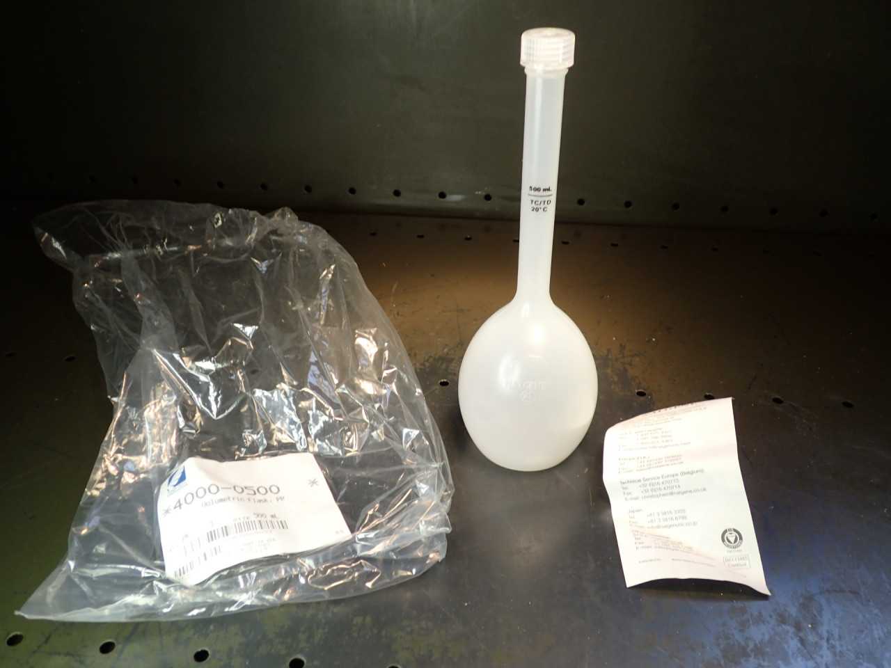 Thermo Scientific Nalgene Polypopylene Volimetric Flask +Lid 4000-0500 500mL NEW - LAB & SCIENTIFIC