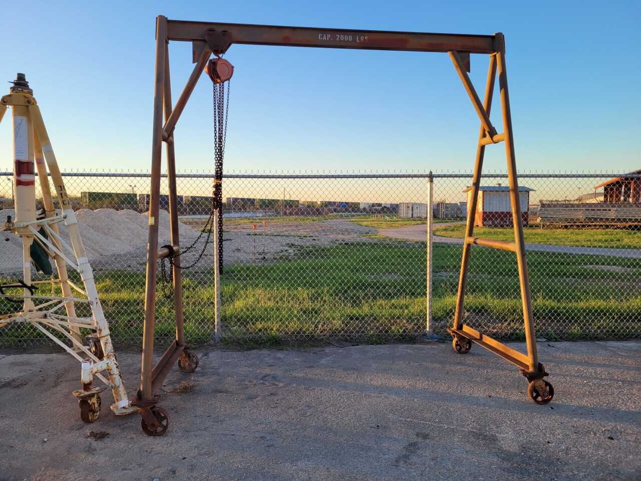 2K lbs KoneCranes Engine lift (Lot 2586673) San Antonio, TX - CRANES