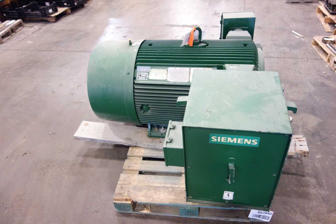 SIEMENS INDUCTION ELECTRIC MOTOR - ELECTRIC MOTORS
