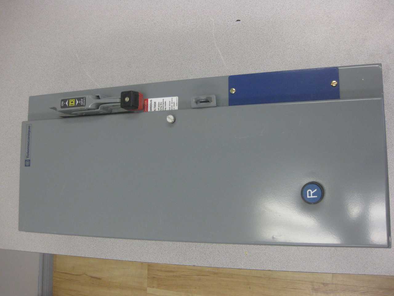 Telemecanique Disconnect switch QYT 2 - DISCONNECT SWITCHES
