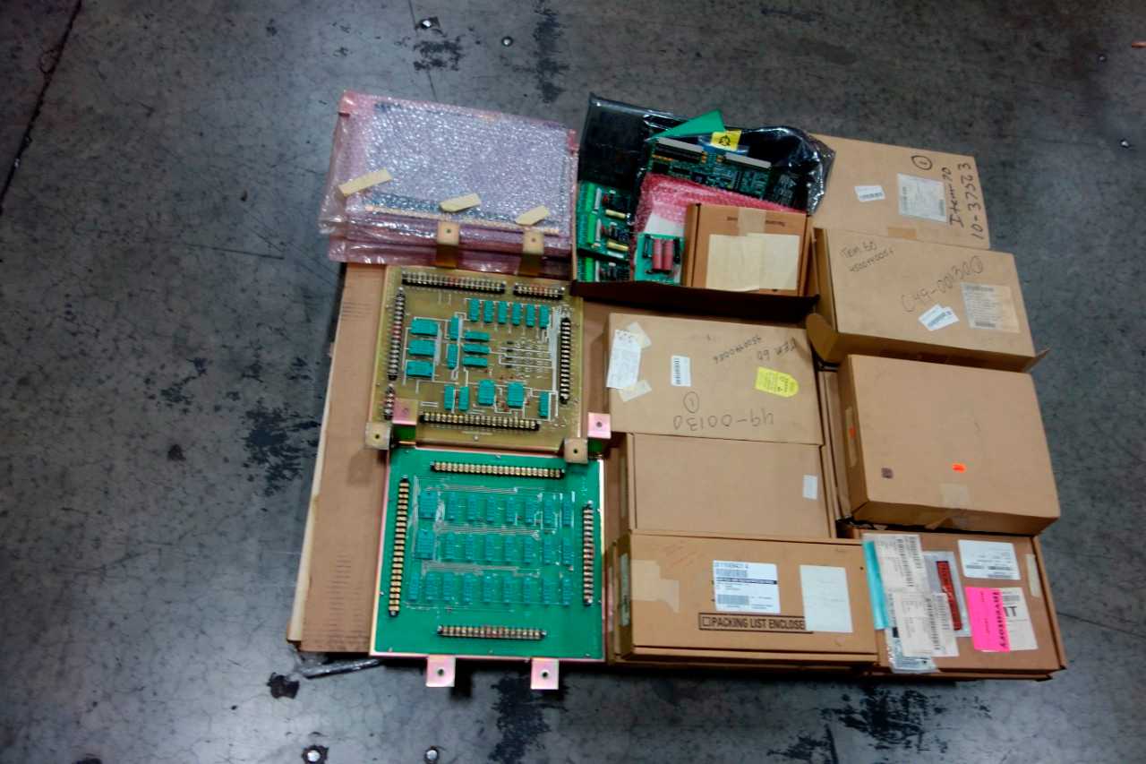 LOT OF ASSORTED PCB CIRCUIT BOARDS - AUTOMATION & CONTROLS