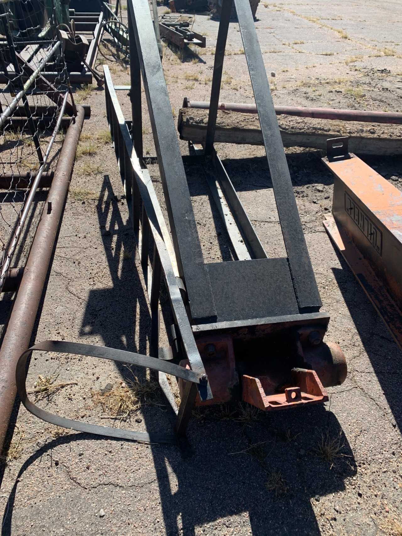 P14 Oilwell Box 2/brake and 4c 23-1/2” shiv, 4-14 weight/complete with pitman, beam head, w pin - complete - PALLET JACKS