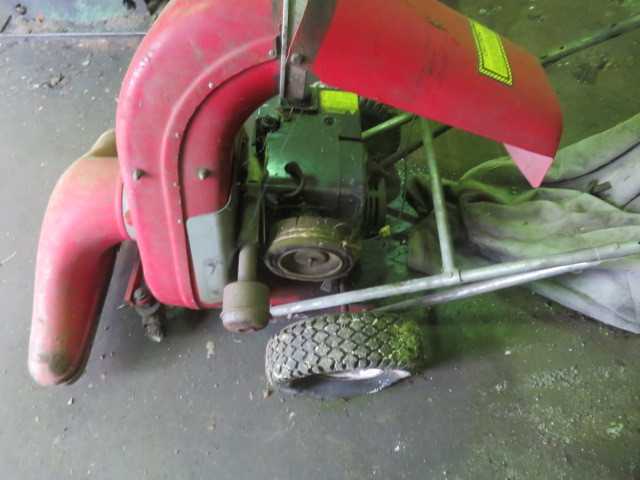 All lawn working machines in picture (3) LOT - MISCELLANEOUS