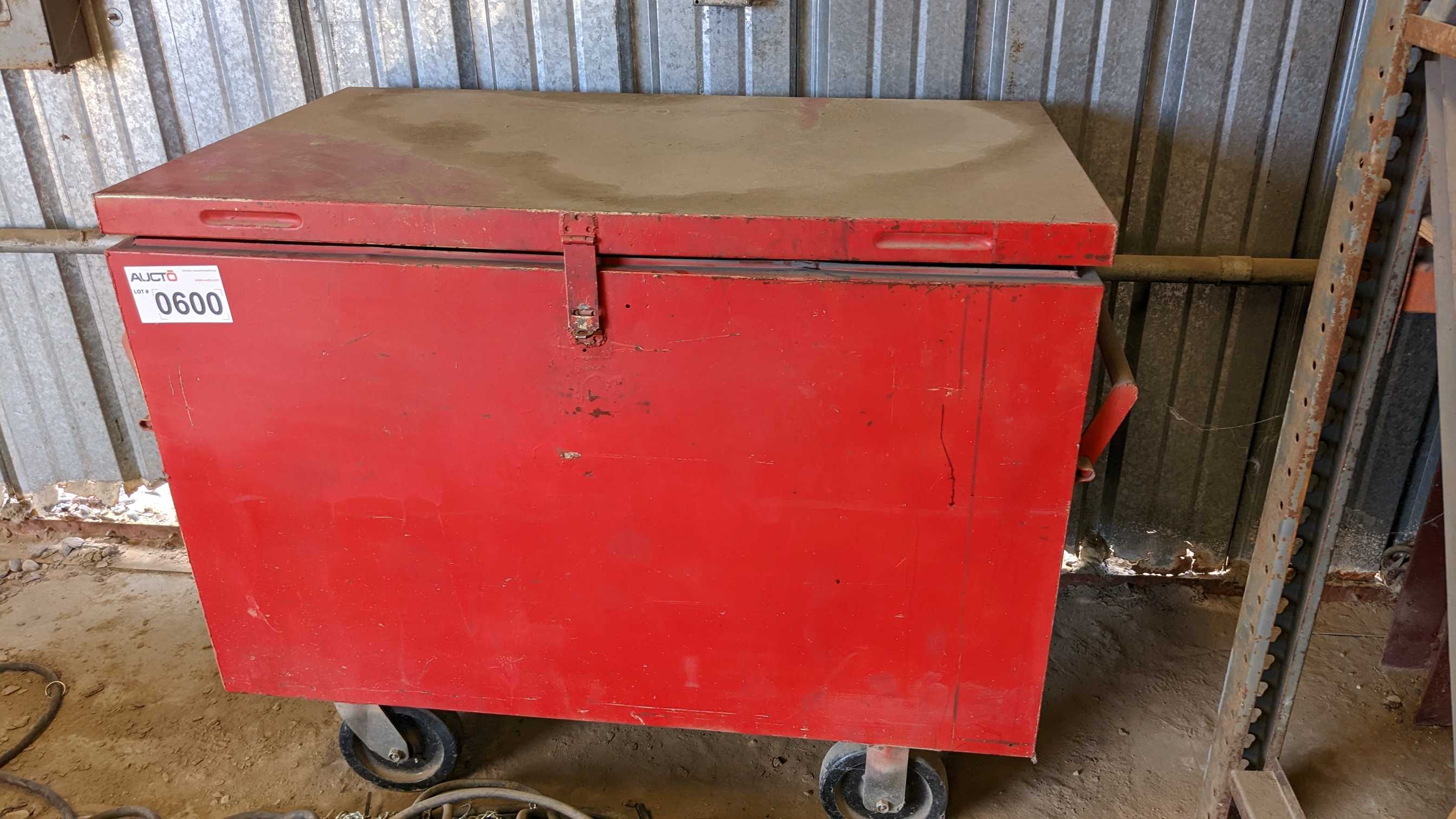 TOOLBOX WITH CONTENTS - TOOL STORAGE TOOLBOX WITH CONTENTS - TOOL STORAGE