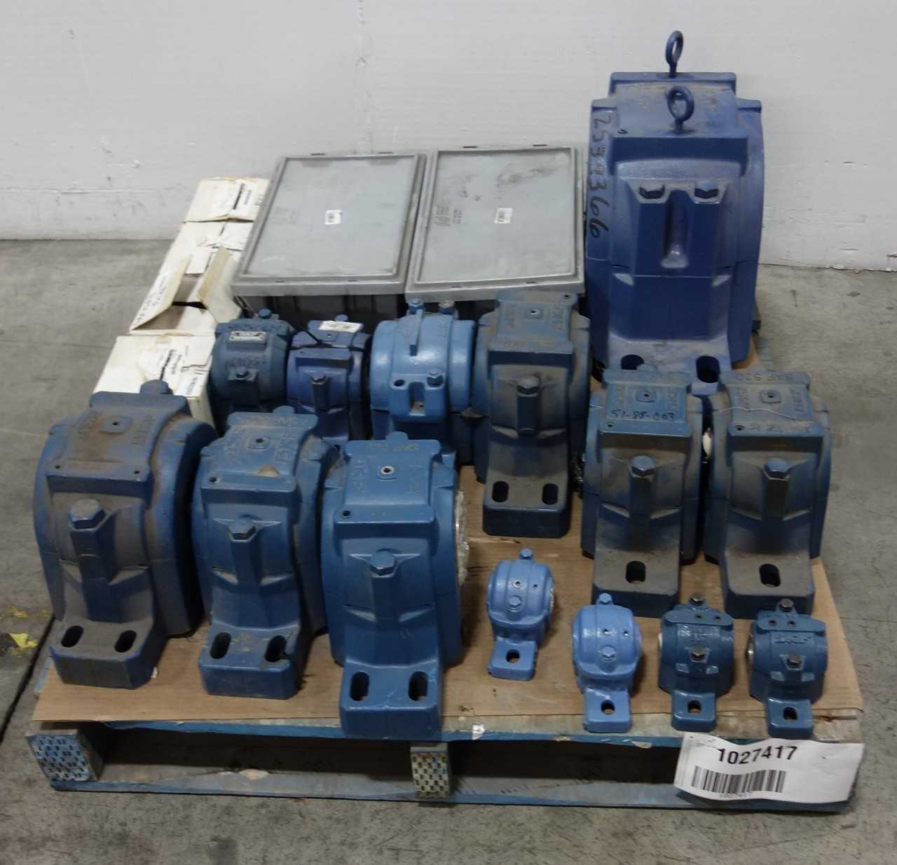 LOT OF ASSORTED SKF BEARING HOUSINGS - BEARINGS