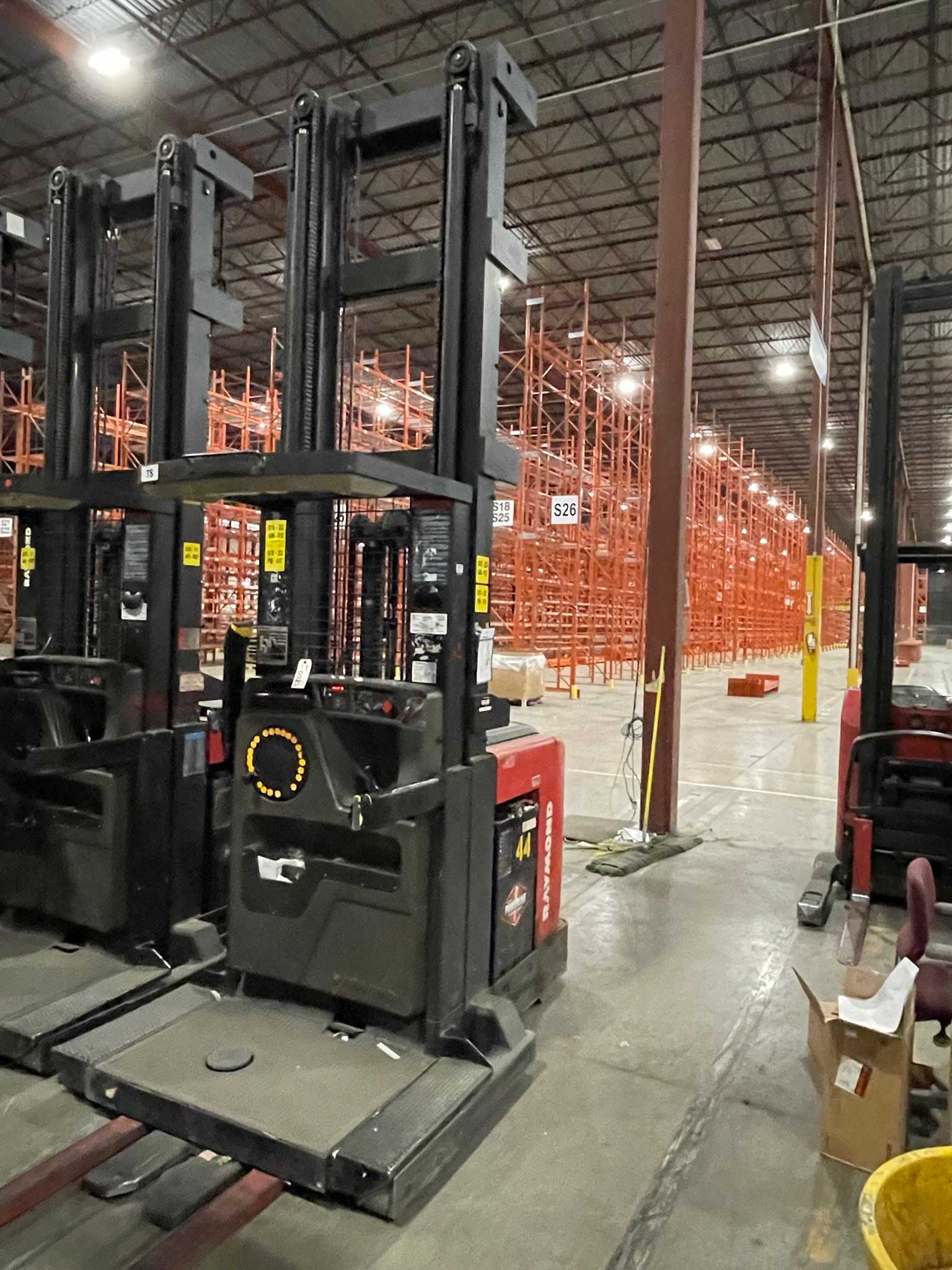 2008 RAYMOND 560-OPC30TT ORDER PICKER - ORDER PICKER