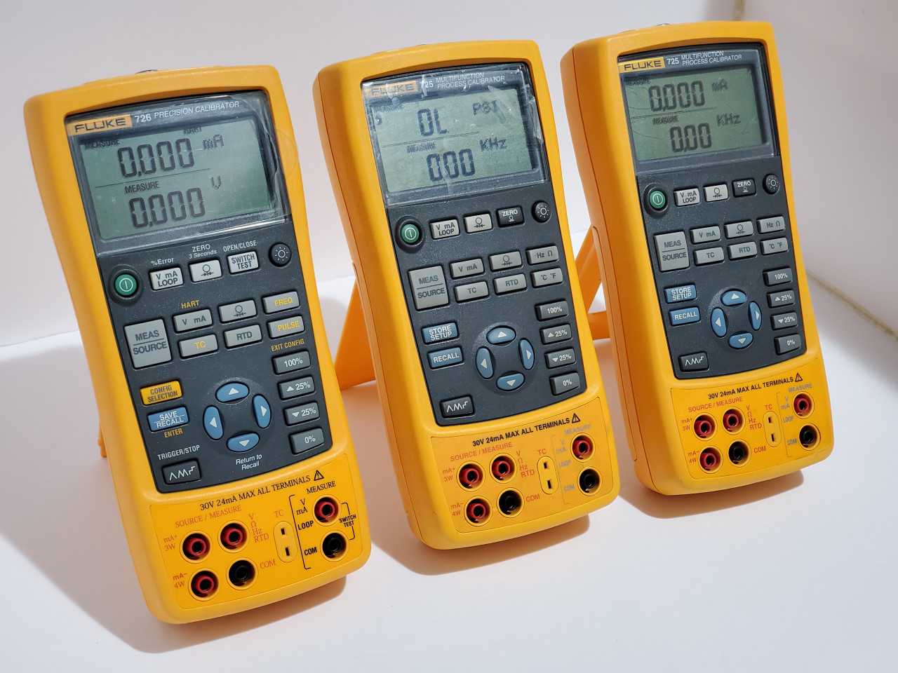 Assorted Fluke meters and calibrators 744/726/725/787/87V - ELECTRICAL TESTING EQUIPMENT
