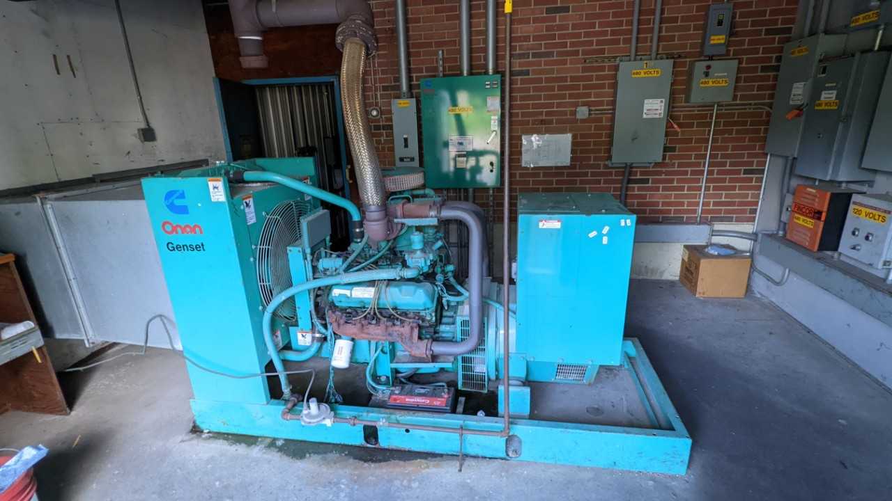 Onan Cummins 100ENBA generator with Onan Cummins transfer unit switch - STANDBY POWER GENERATOR