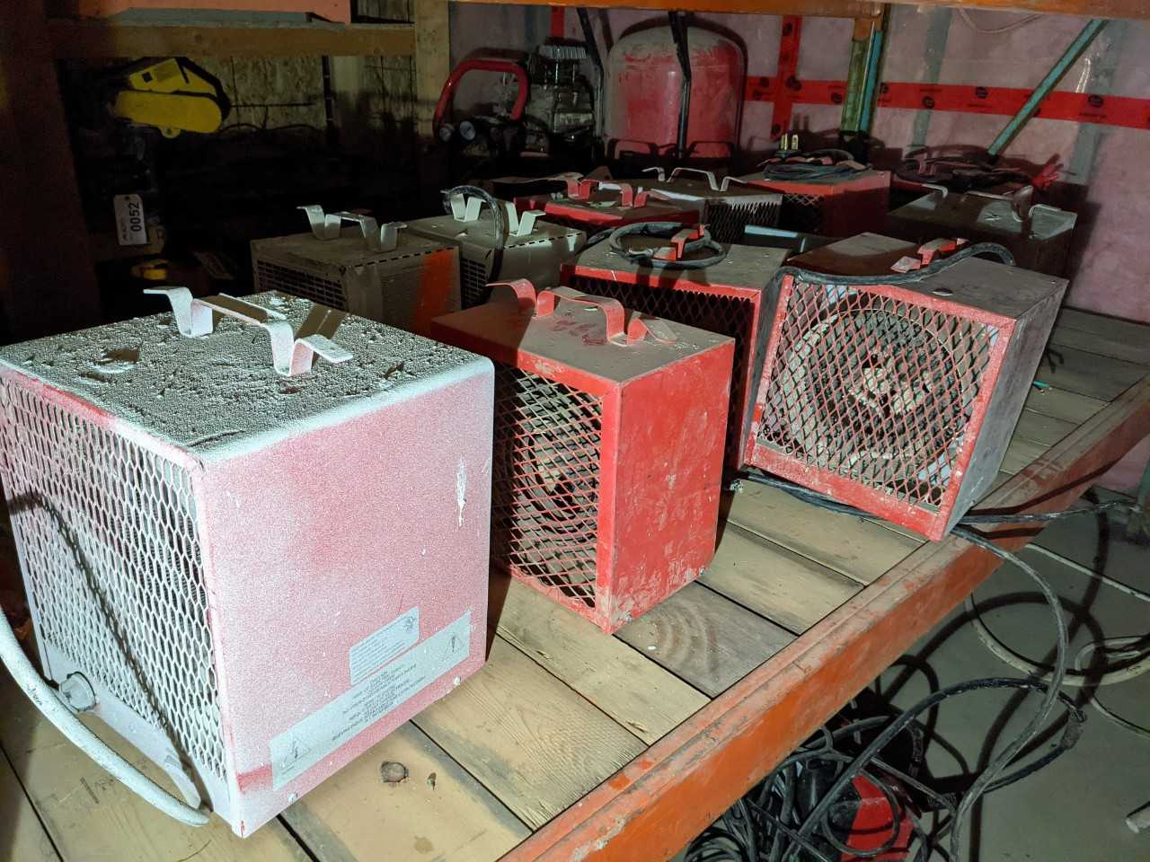 Lot of 11 Electric shop heater, 220V - HVAC EQUIPMENT
