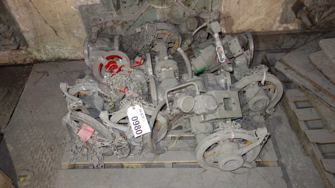 PALLET OF ASSORTED STEEL ACTUATED CONTROL VALVES - CONTROL VALVE