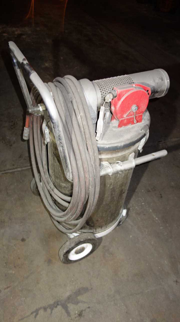 NORTECH INDUSTRIAL WET/DRY VACUUM - VACUUM PUMP
