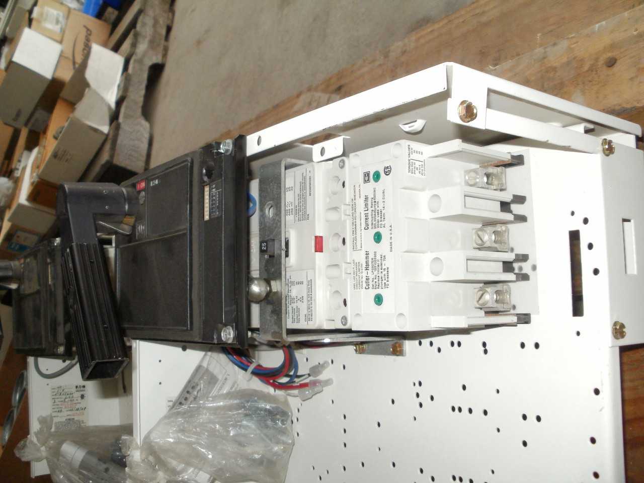 EATON SMART MCC 25 AMP BREAKER CAT #97-1909-42 ( QTY 3) - CIRCUIT BREAKERS