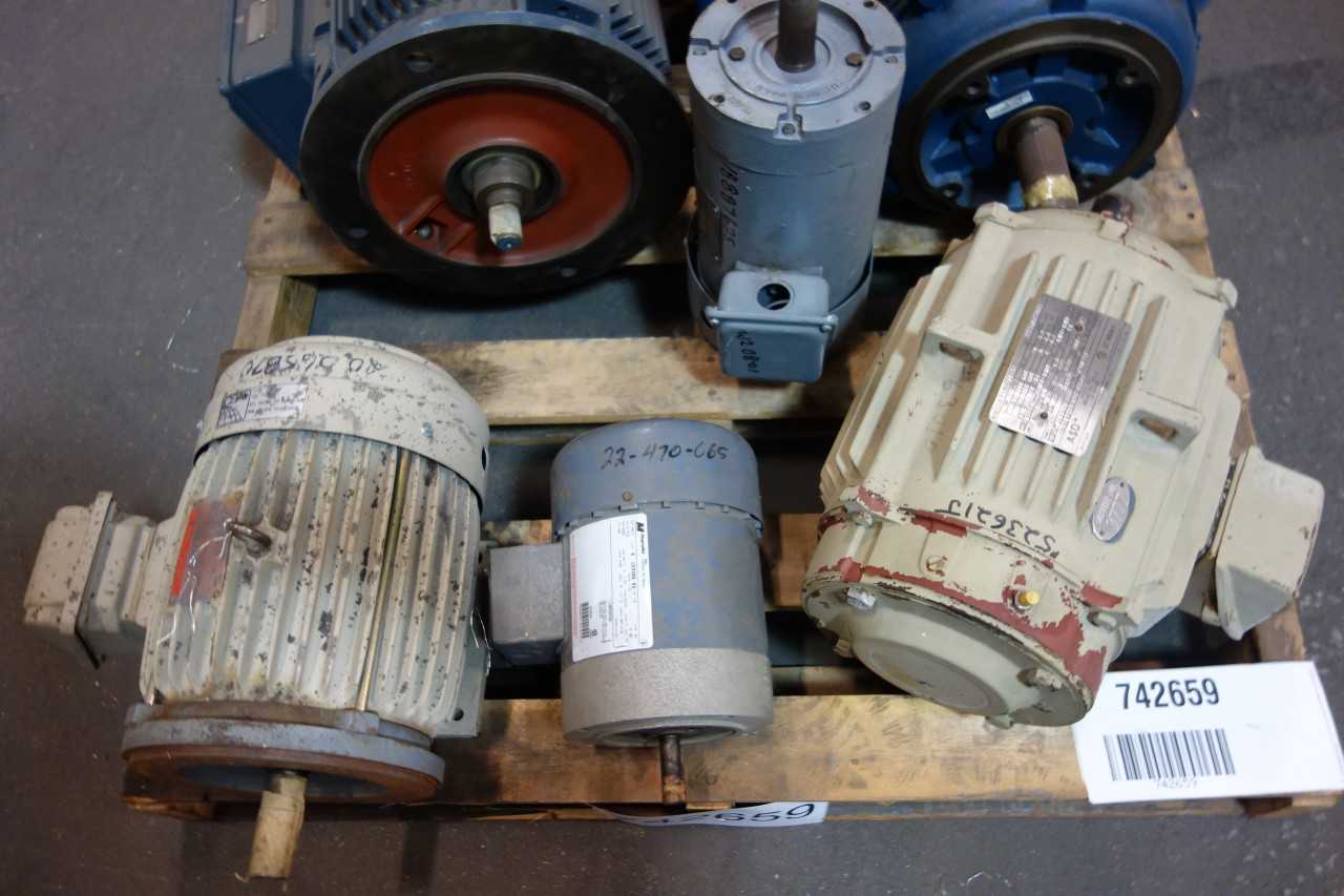 1 PALLET OF ASSORTED ELECTRICAL AC MOTORS- WESTINGHOUSE, SIEMENS - ELECTRIC MOTORS