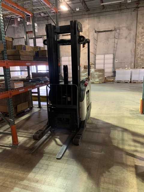 2005 Crown RR522045TT240 reach truck Little Rock AR - REACH TRUCKS