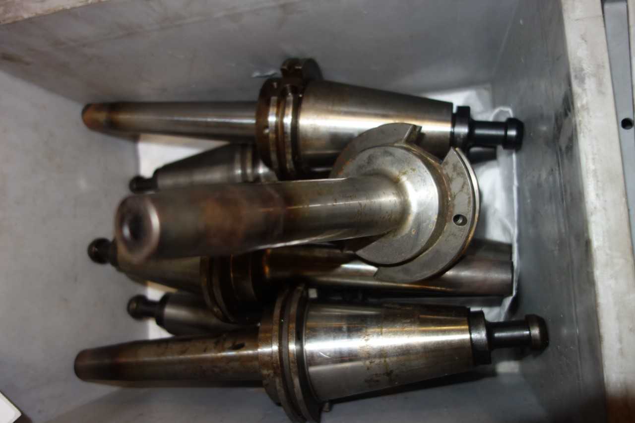 LOT OF ASSORTED CAT 50 TOOL HOLDERS - MACHINING ACCESSORIES & TOOLING