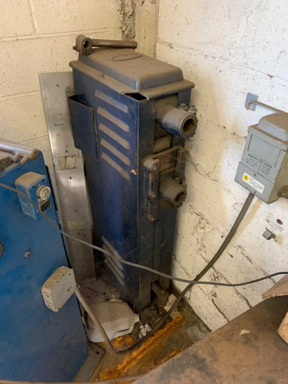 REX SPOT WELDER (MISSING ARMS) - SPOT WELDING MACHINE