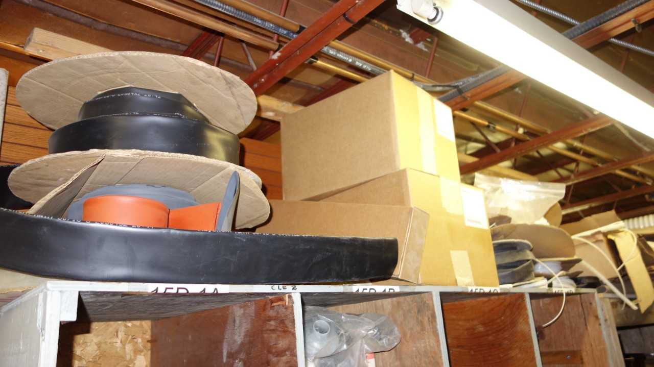 CONTENTS OF PIGEON HOLE CABINET, ASSORTED POWERLINE MATERIAL - ELECTRICAL COMPONENTS