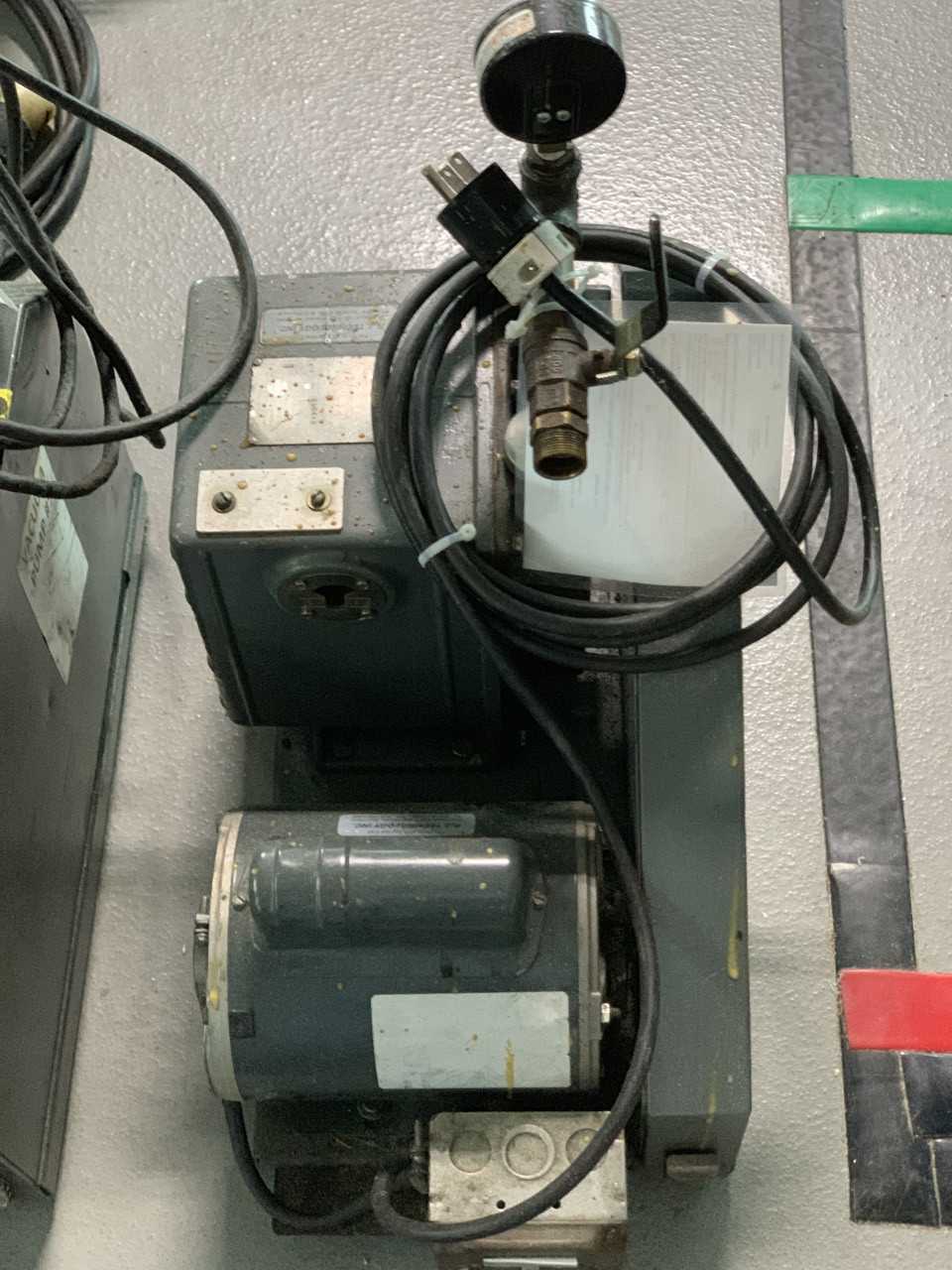 Lot of 4 Vacuum Pumps 120v - VACUUM PUMP