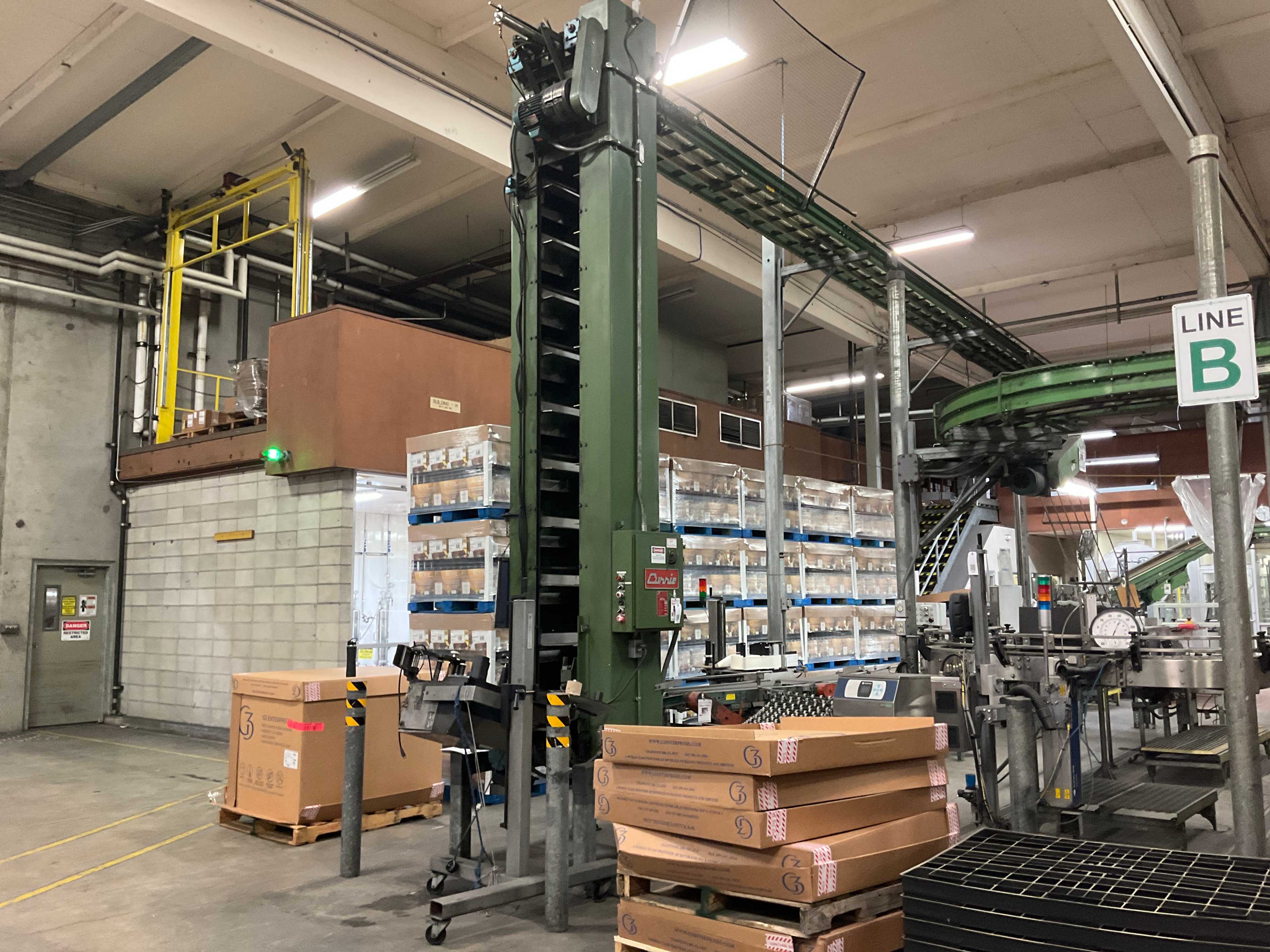 QTY 2: BOX LIFT WITH MODULAR PALLETIZER