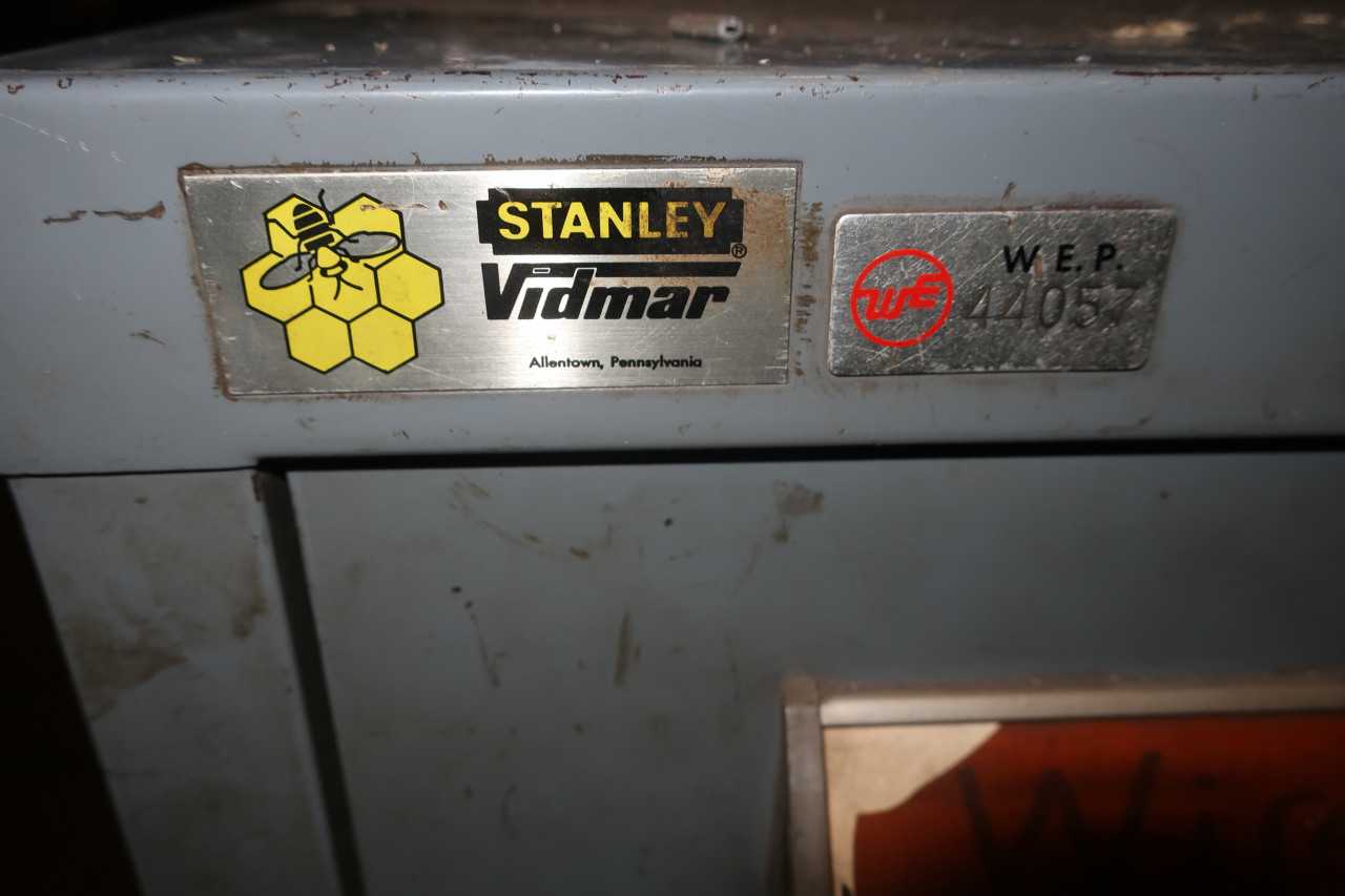 STANLEY VIDMAR 7 DRAWER STEEL TOOL BOX - TOOL STORAGE